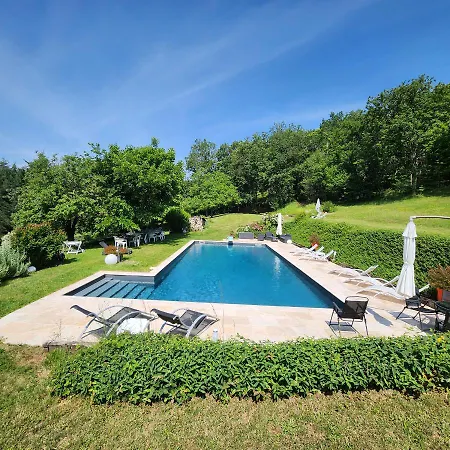 La Cayrouse Piscine Tennis Boulodrome * Le Bouyssou