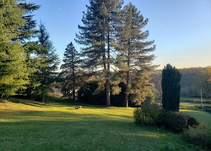 La Cayrouse Piscine Tennis Boulodrome * Le Bouyssou