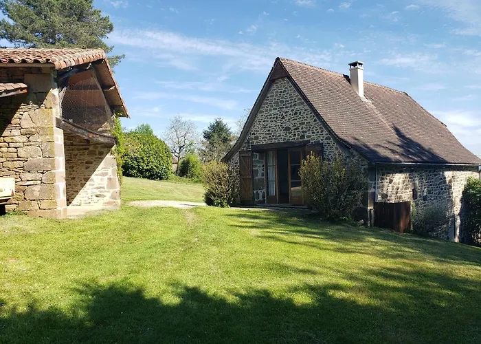 La Cayrouse Piscine Tennis Boulodrome Le Bouyssou