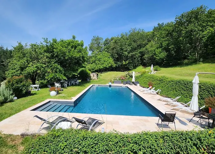 La Cayrouse Piscine Tennis Boulodrome * Le Bouyssou